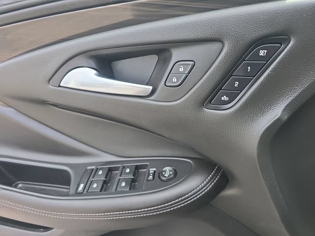 Used 2020 Buick Envision Essence AWD/4WD image 23