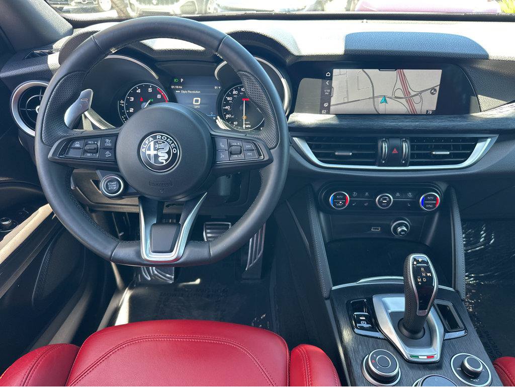 Used 2023 Alfa Romeo Stelvio Sprint RWD image 19