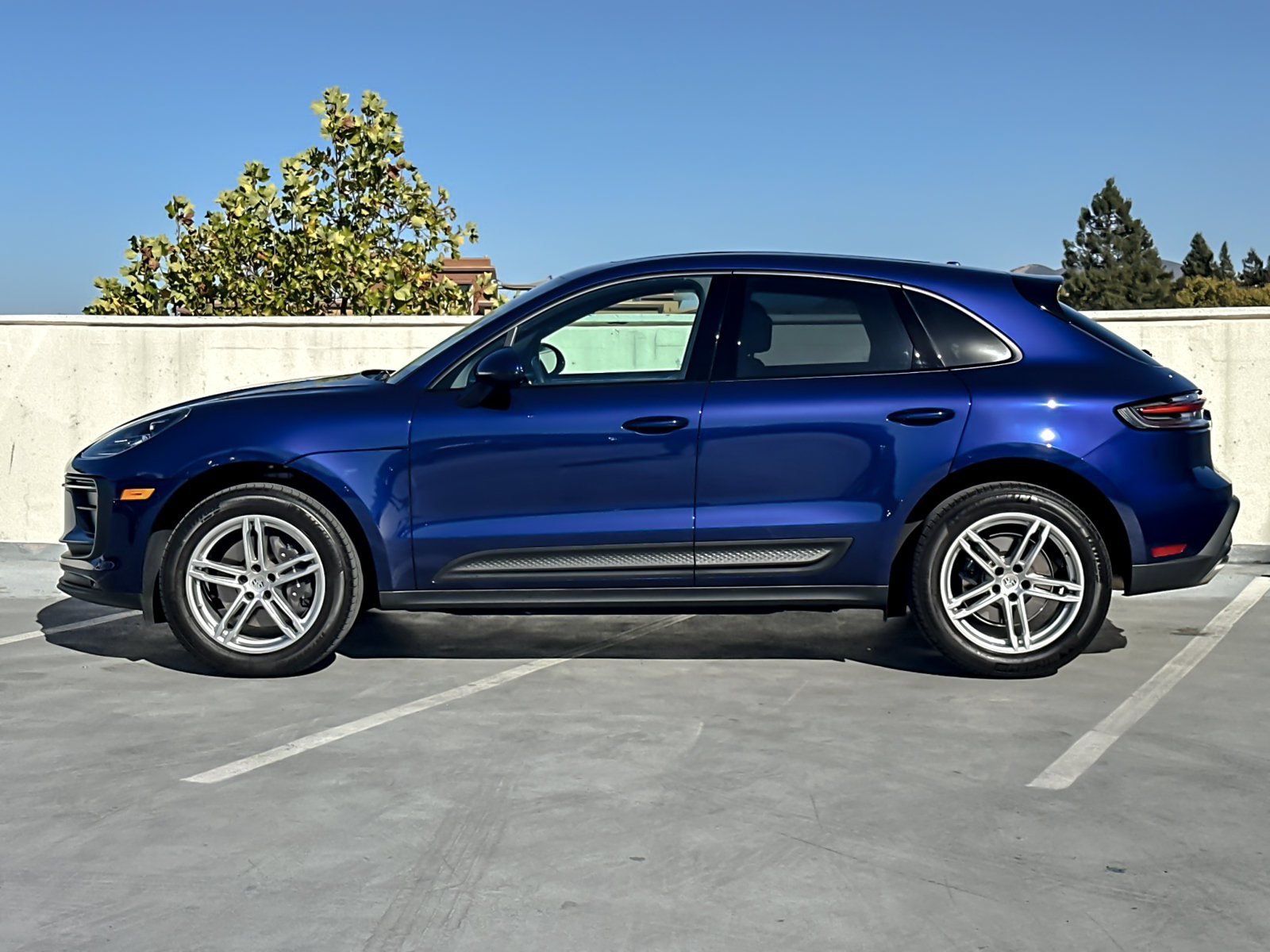 Used 2026 Porsche Macan AWD/4WD image 3