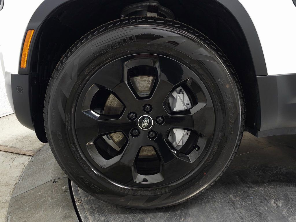 Used 2025 Land Rover Defender 110 S image 13