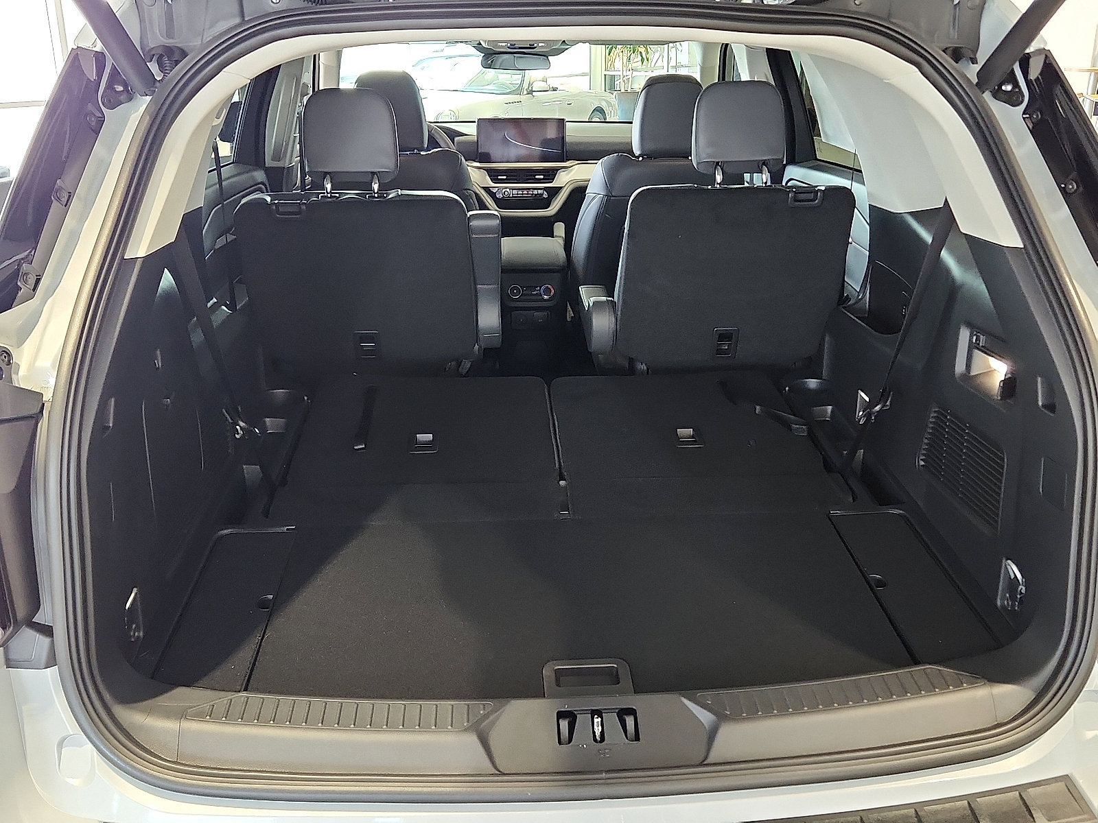 New 2025 Ford Explorer Active w/ Active Comfort Package image 9