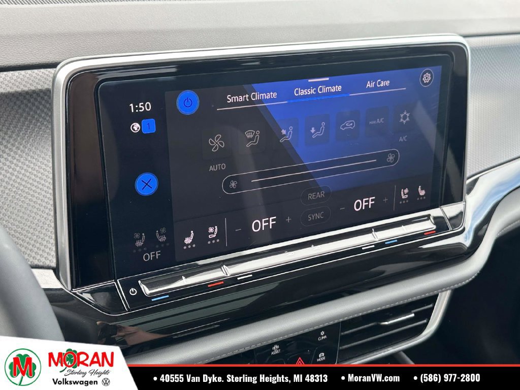 Certified 2025 Volkswagen Atlas Peak Edition SE AWD/4WD image 29