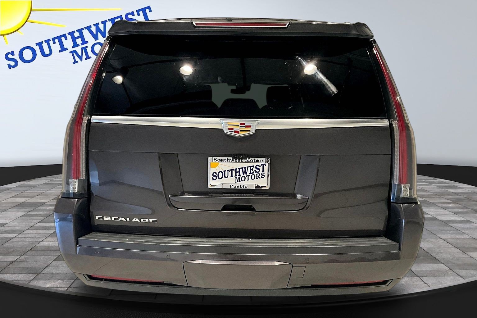 Used 2018 Cadillac Escalade ESV Platinum AWD/4WD image 6