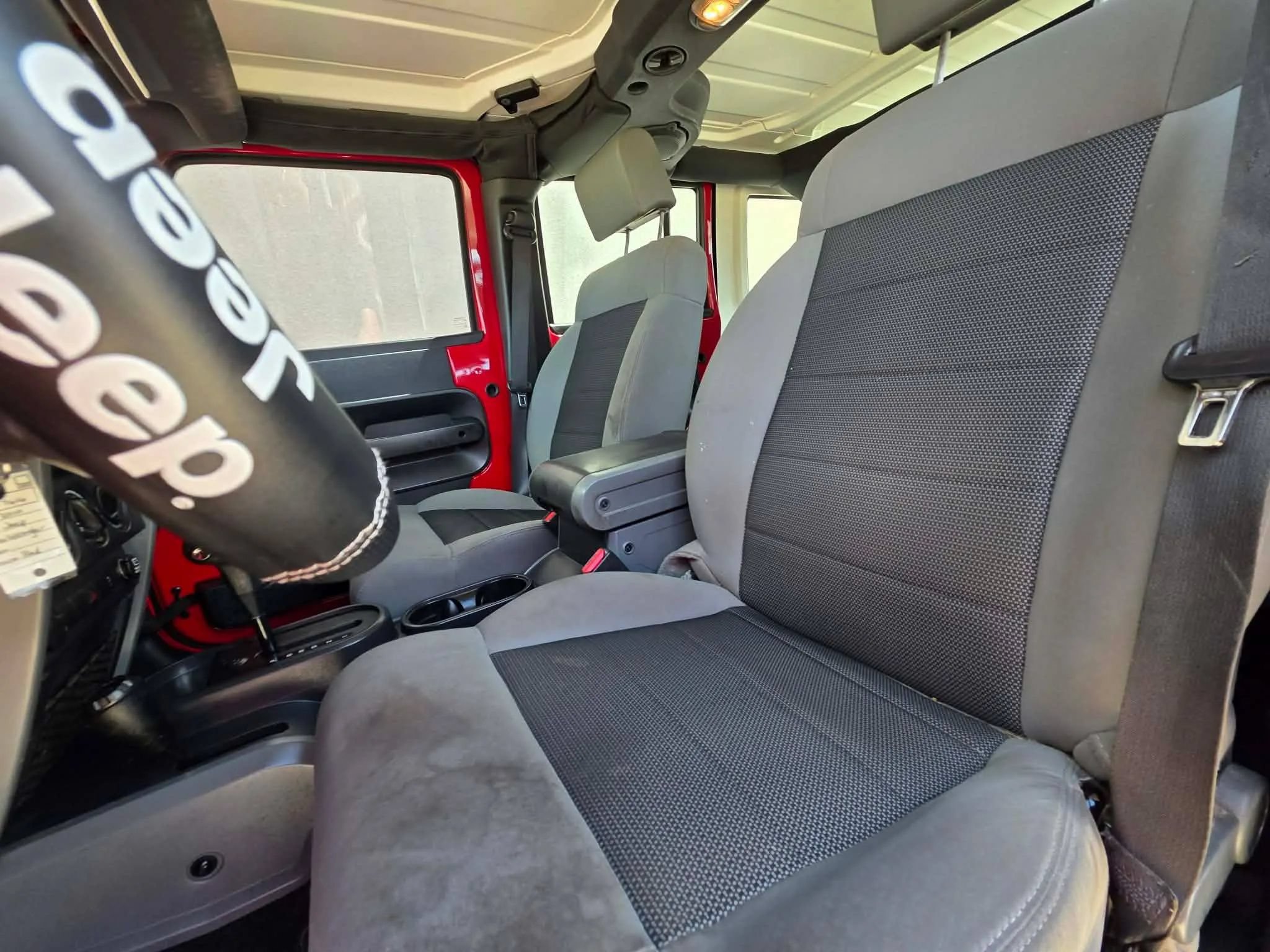 Used 2010 Jeep Wrangler Unlimited Sport AWD/4WD image 11