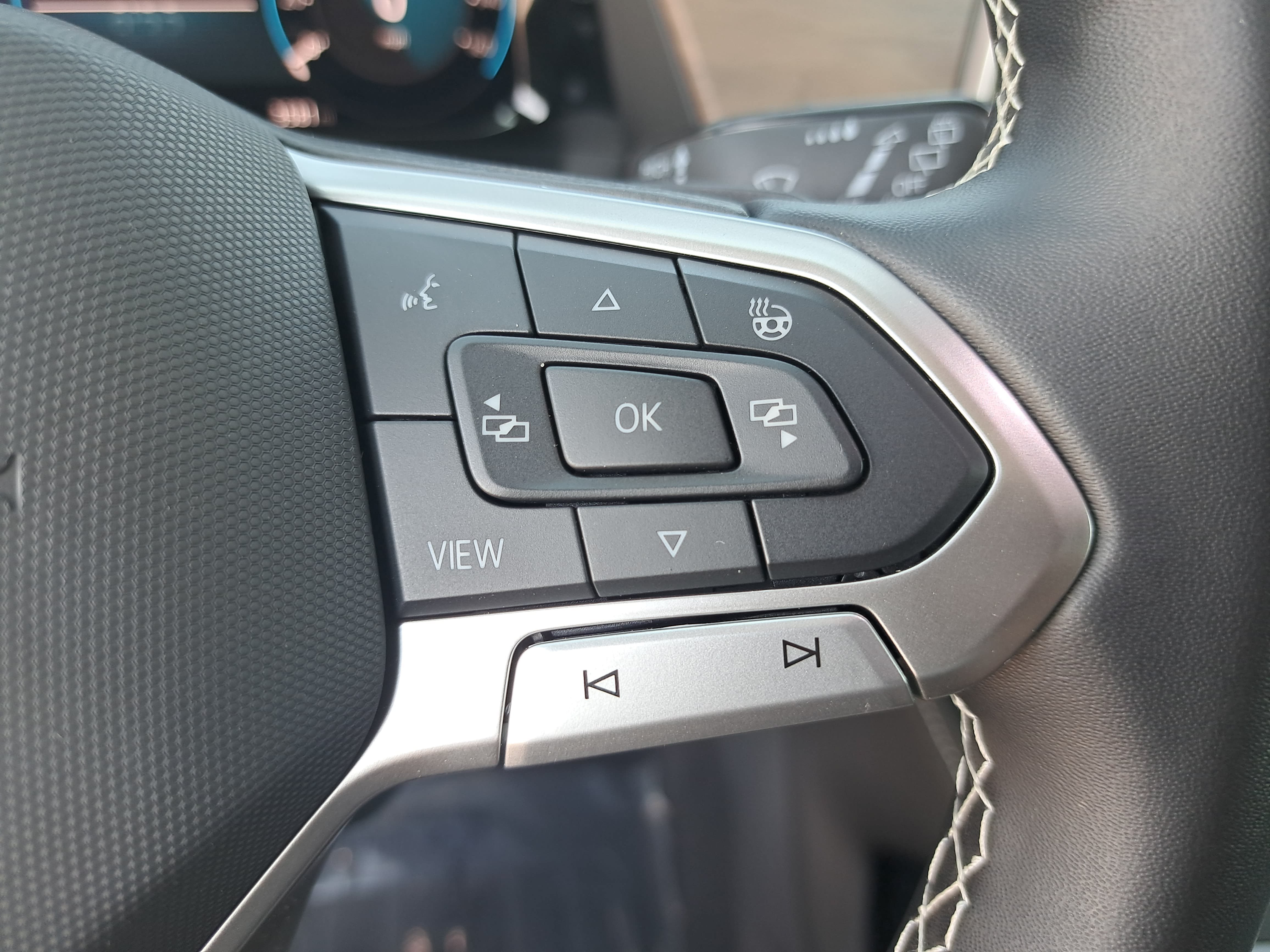 Used 2026 Volkswagen Atlas SE FWD image 19