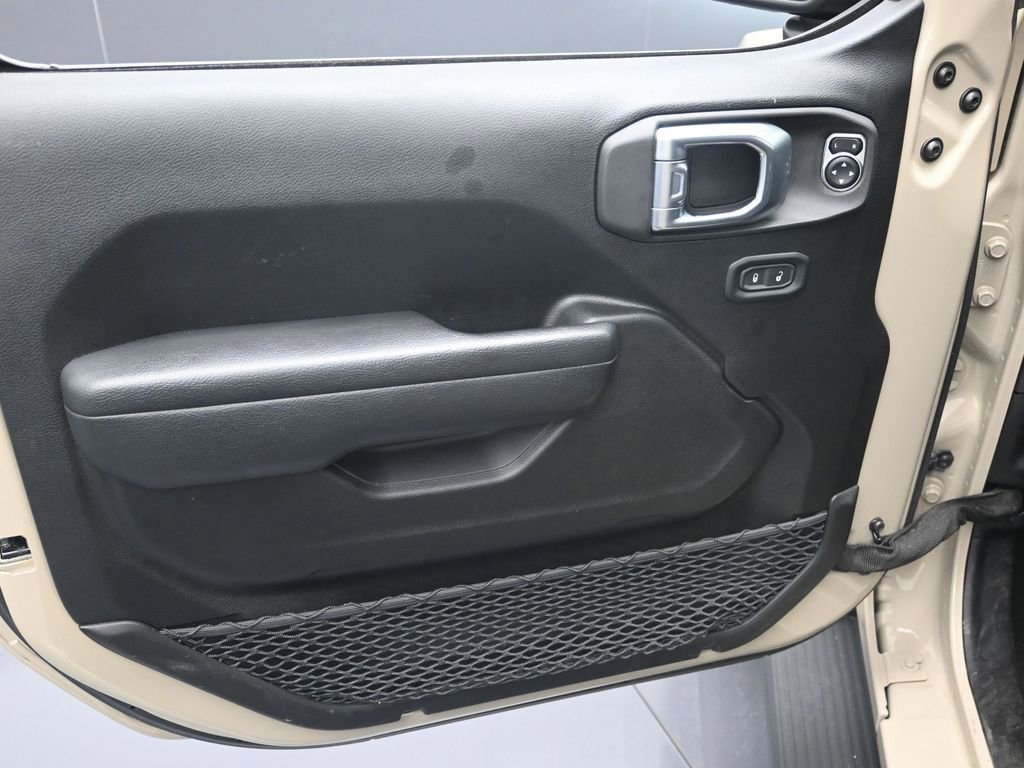 Used 2022 Jeep Gladiator Sport image 10