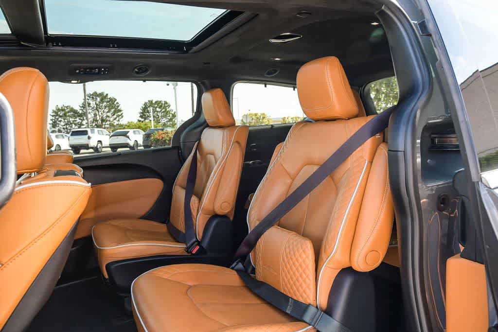 Used 2022 Chrysler Pacifica Pinnacle FWD image 18
