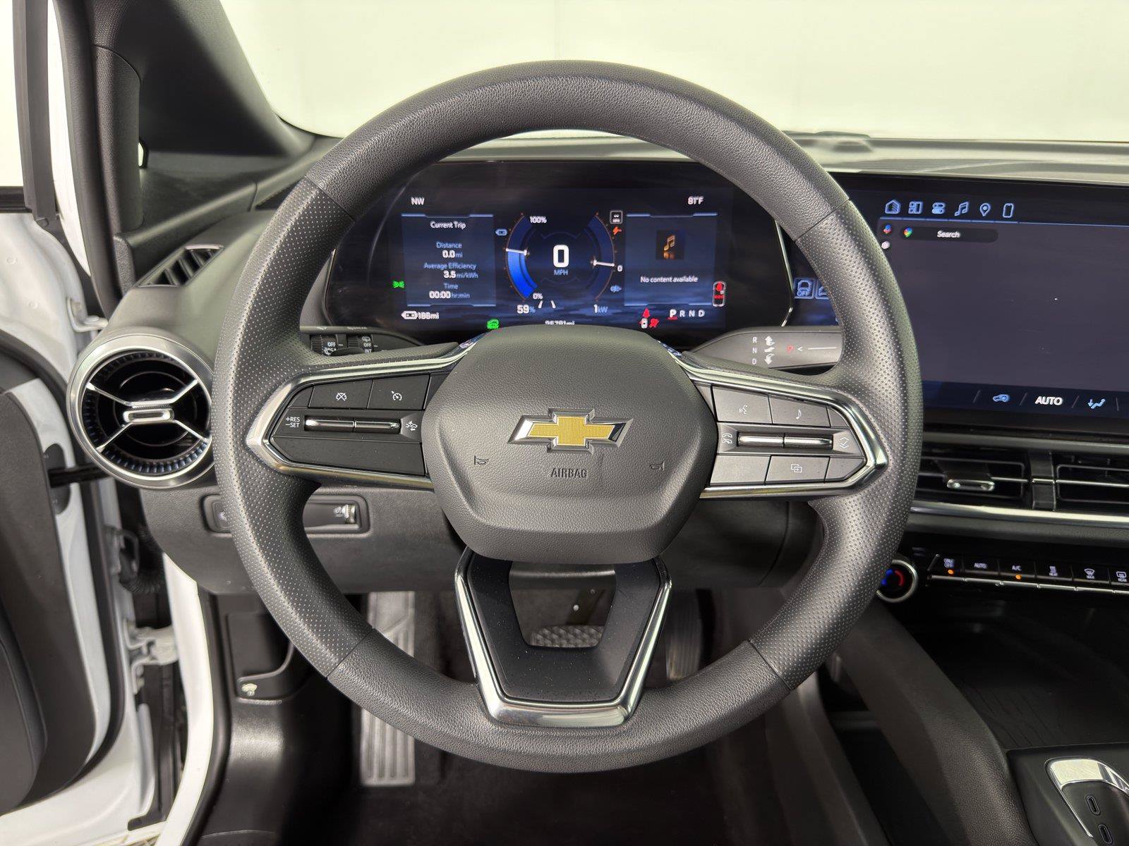 Certified 2025 Chevrolet Equinox EV LT FWD image 21