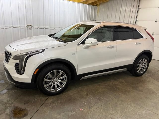 Used 2023 Cadillac XT4 Premium Luxury w/ Technology Package AWD/4WD image 4