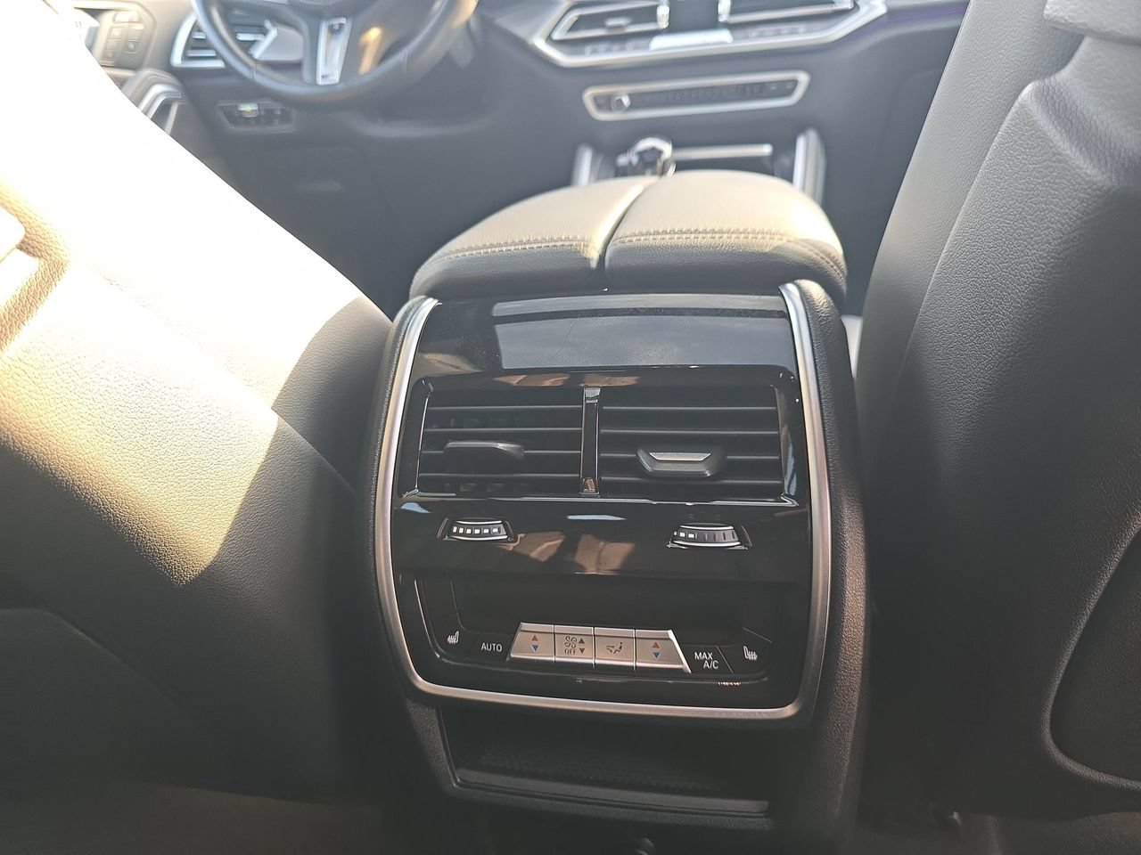 Used 2022 BMW X6 xDrive40i AWD/4WD image 24