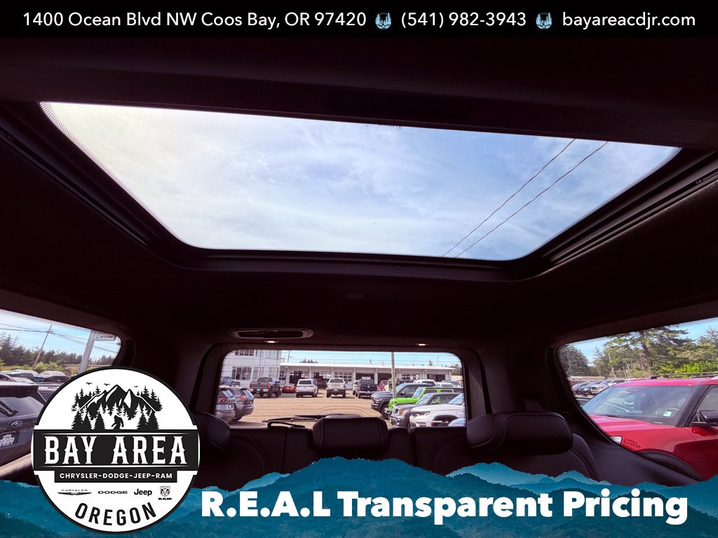 Used 2025 Jeep Wagoneer Series III w/ Premium Group I AWD/4WD image 30