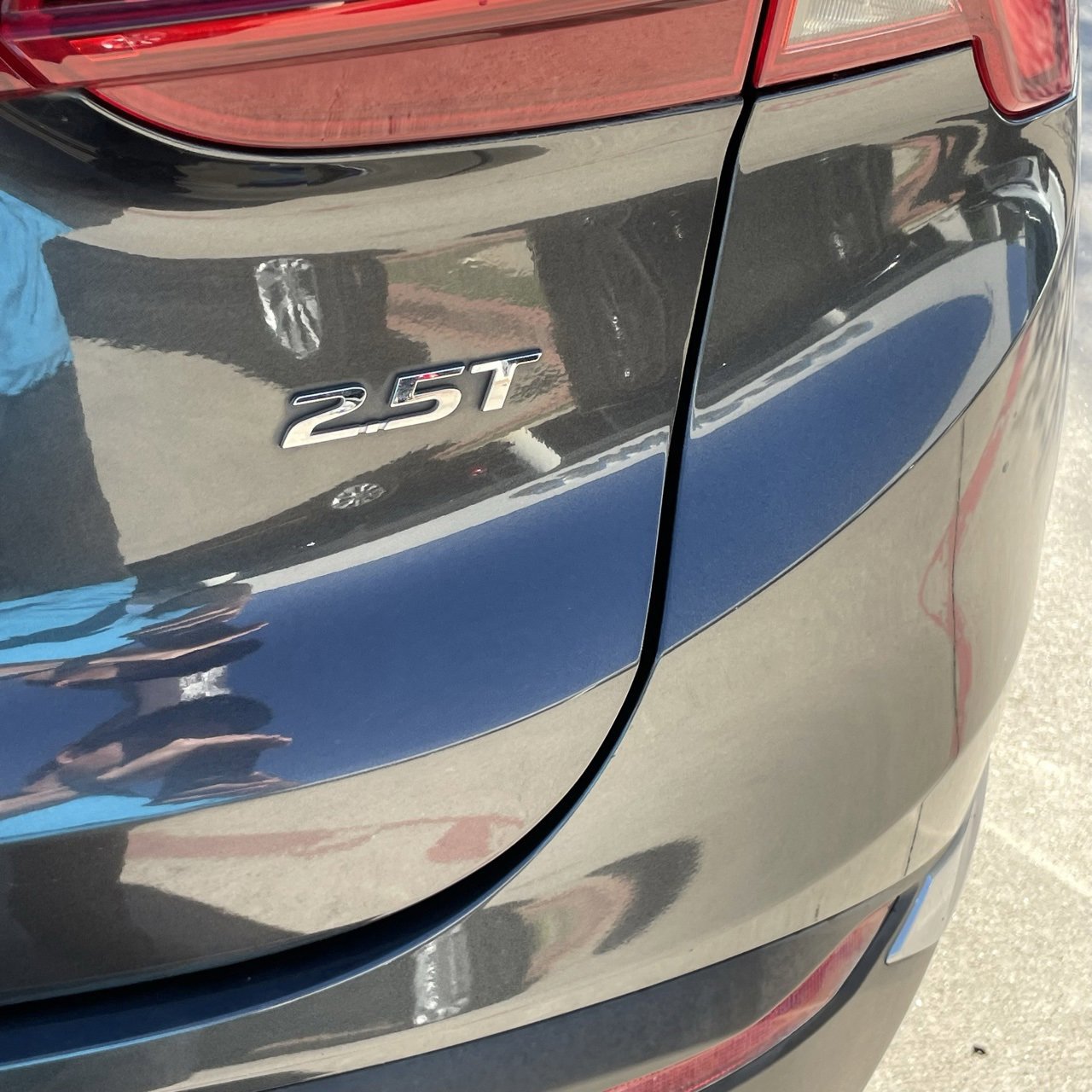 Used 2022 Hyundai Santa Fe Limited image 6