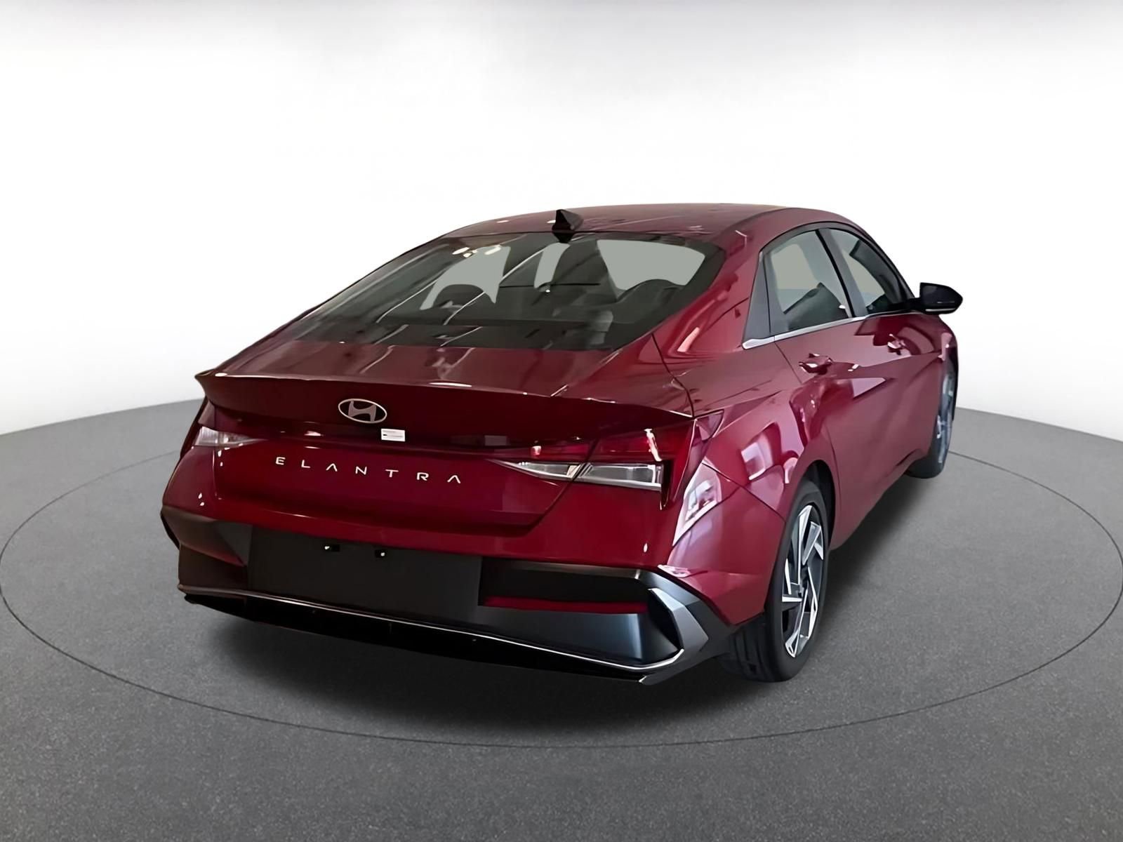 Used 2025 Hyundai Elantra SEL image 15