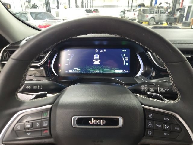 Used 2022 Jeep Grand Cherokee Limited 4xe AWD/4WD image 17