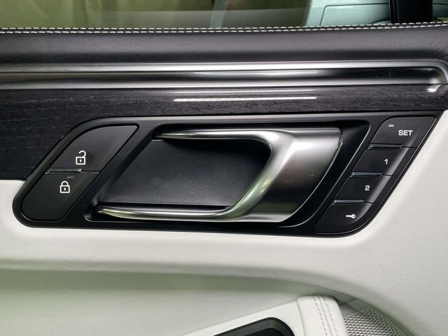 New 2026 Porsche Macan GTS image 38