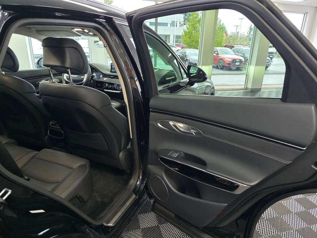 Used 2025 Genesis GV70 2.5T image 40