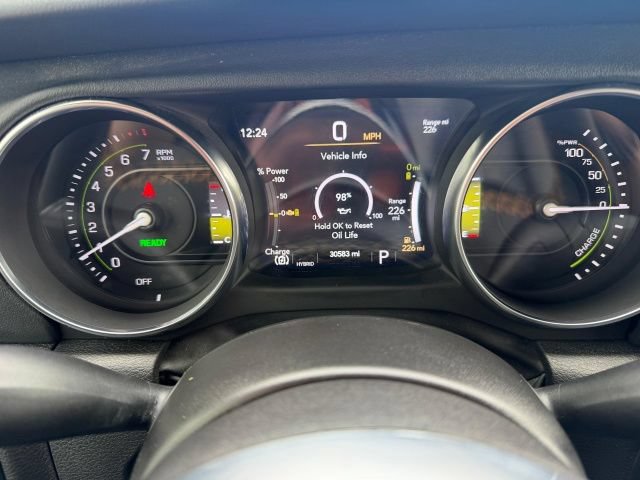 Used 2023 Jeep Wrangler Unlimited Sahara AWD/4WD image 16