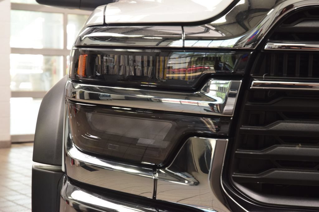 Used 2026 RAM 5500 Tradesman w/ Chrome Appearance Group AWD/4WD image 6