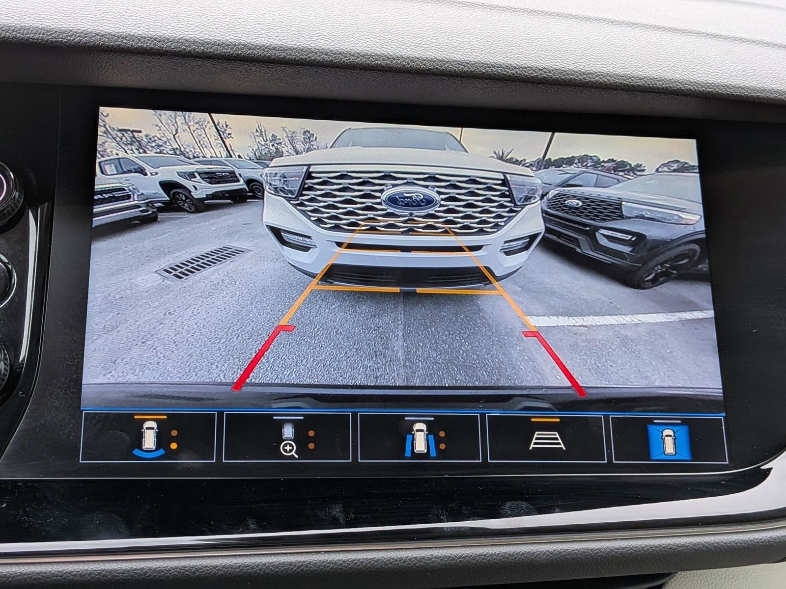 Used 2021 Buick Envision Avenir w/ Technology Package II image 13