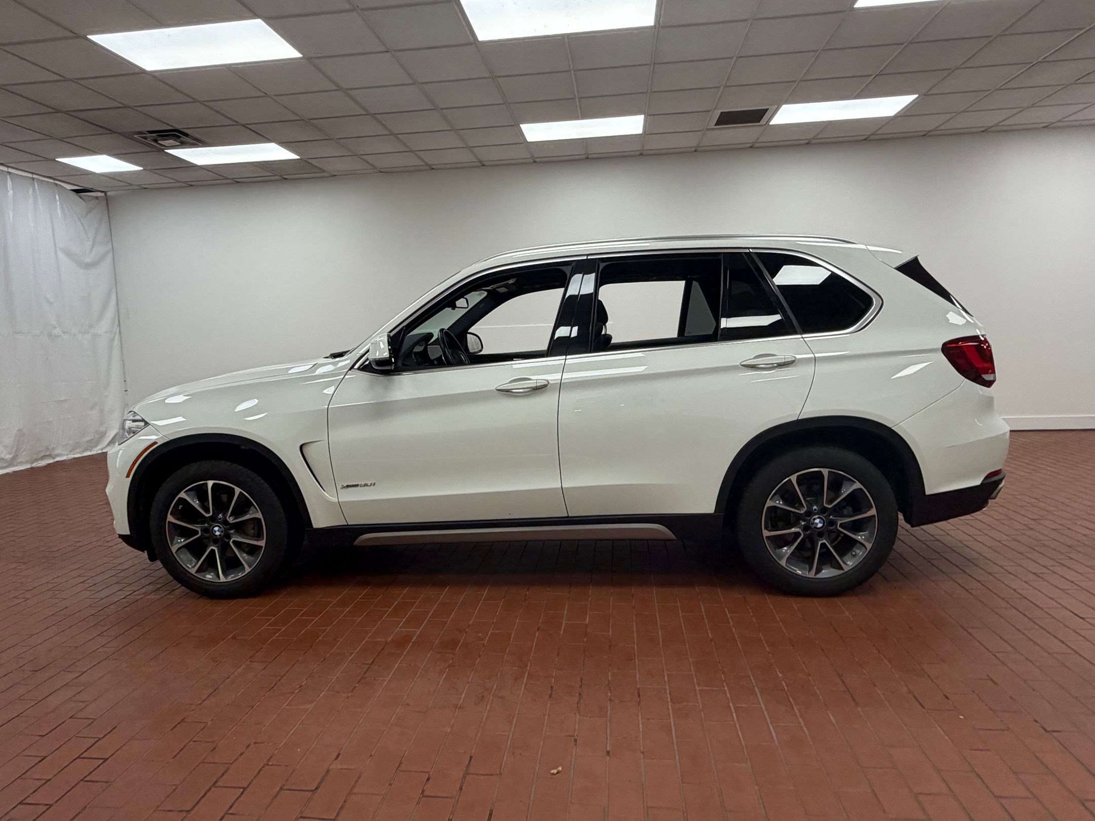 Used 2018 BMW X5 xDrive35i image 2