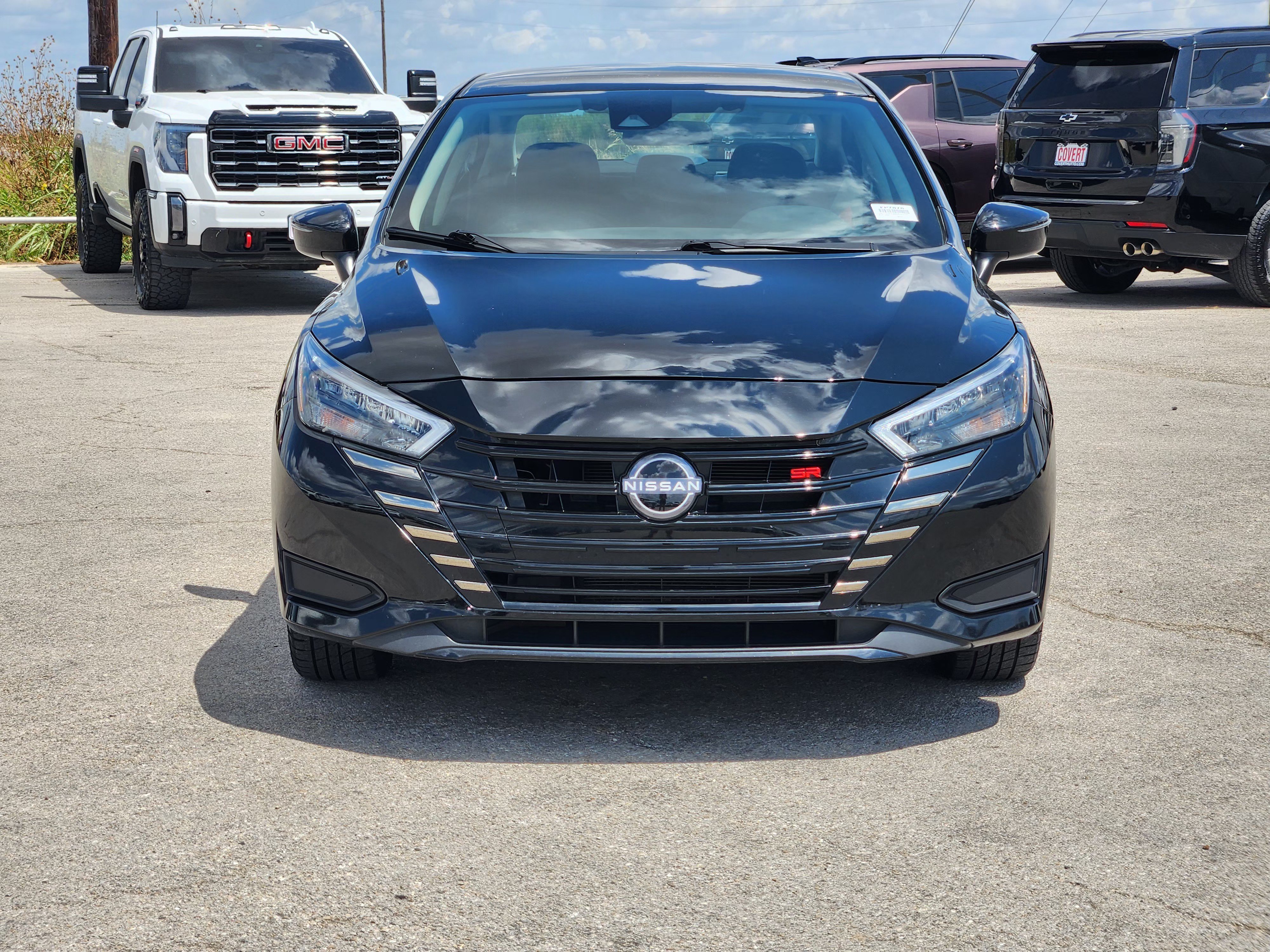 Used 2025 Nissan Versa SR w/ Trunk Package FWD image 2