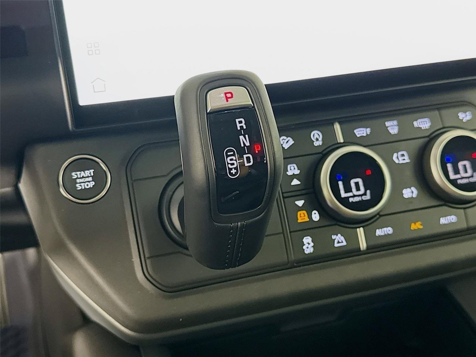 New 2026 Land Rover Defender 110 X-Dynamic SE AWD/4WD image 19