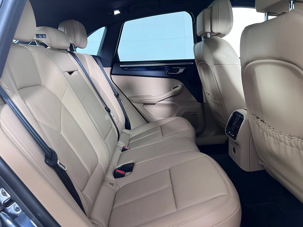Certified 2021 Porsche Macan S AWD/4WD image 25