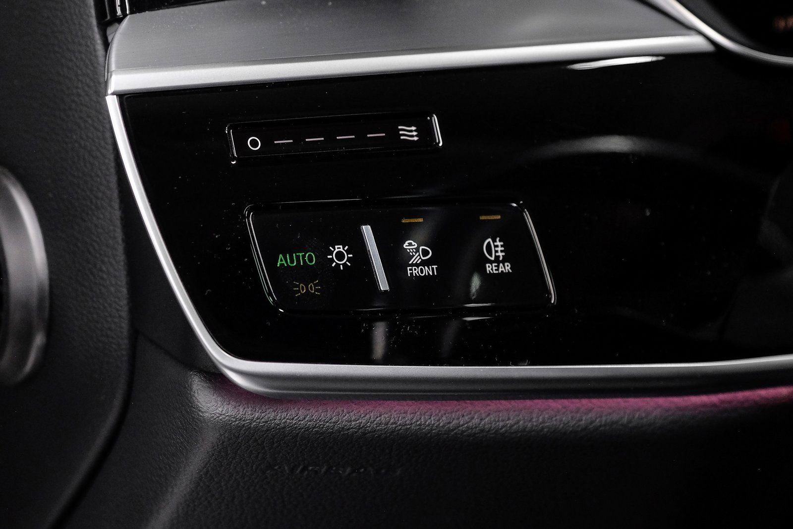 Used 2022 Audi A8 L 3.0T w/ Luxury Package image 37