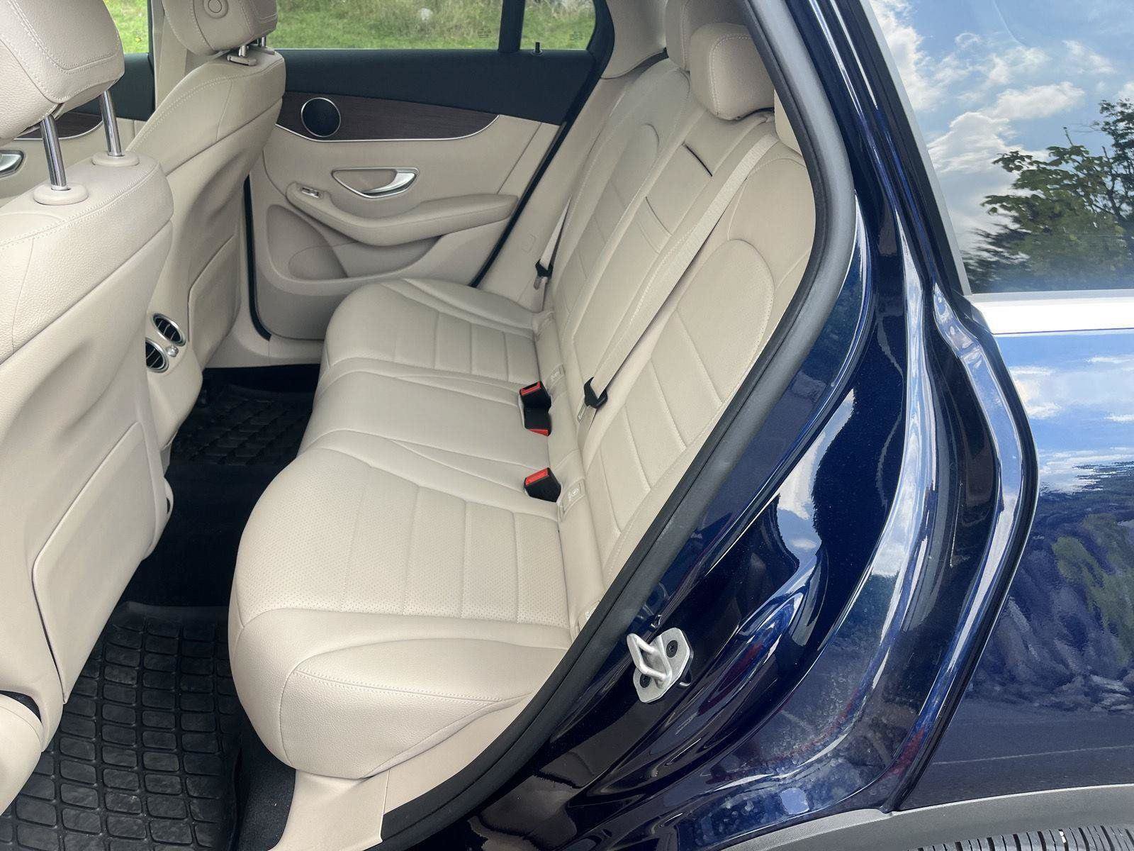 Used 2021 Mercedes-Benz GLC 300 4MATIC image 13
