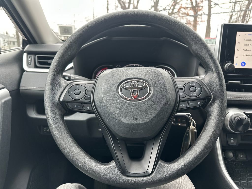 Used 2023 Toyota RAV4 LE image 7
