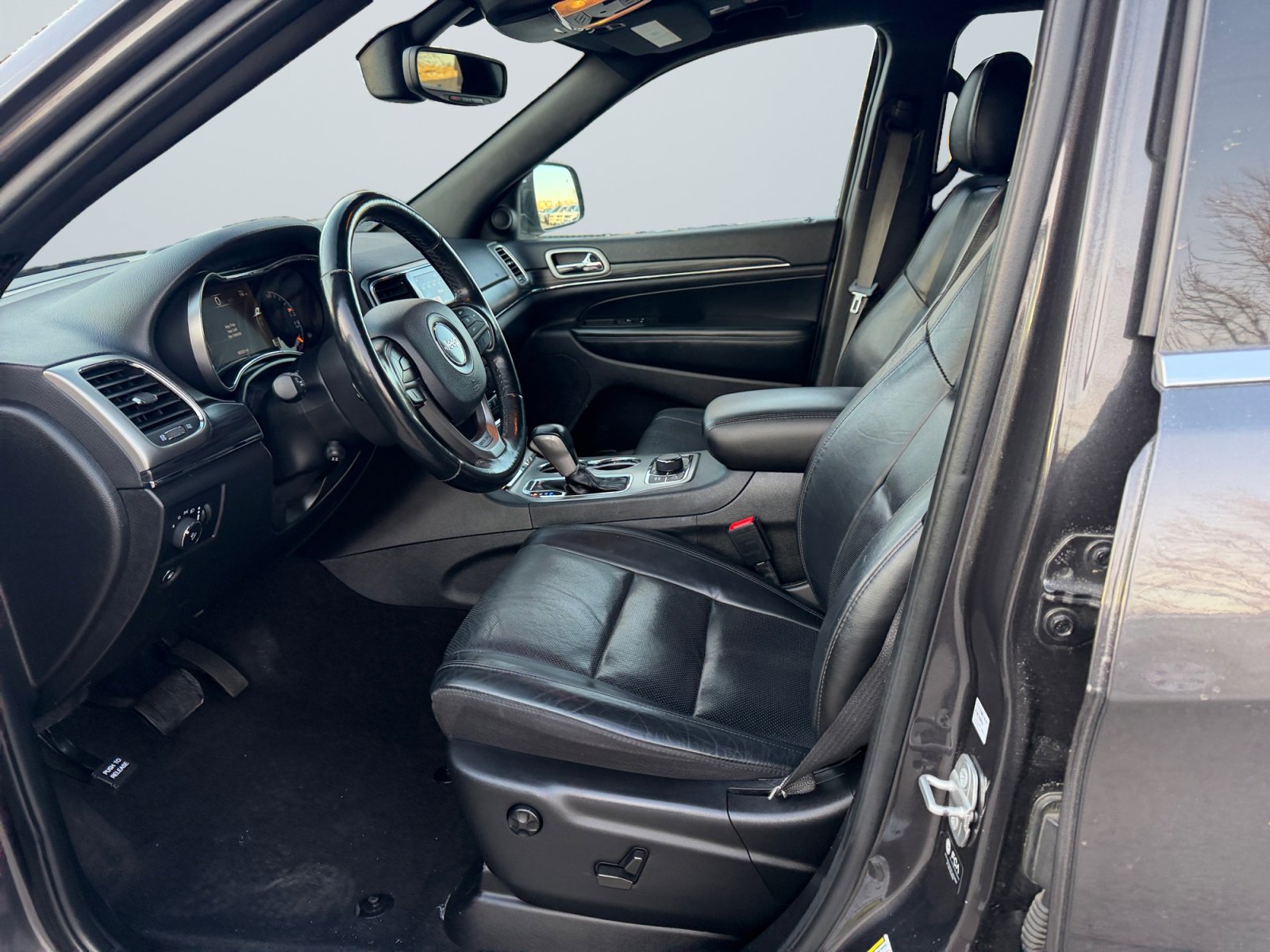 Used 2021 Jeep Grand Cherokee Limited w/ Luxury Group II image 10