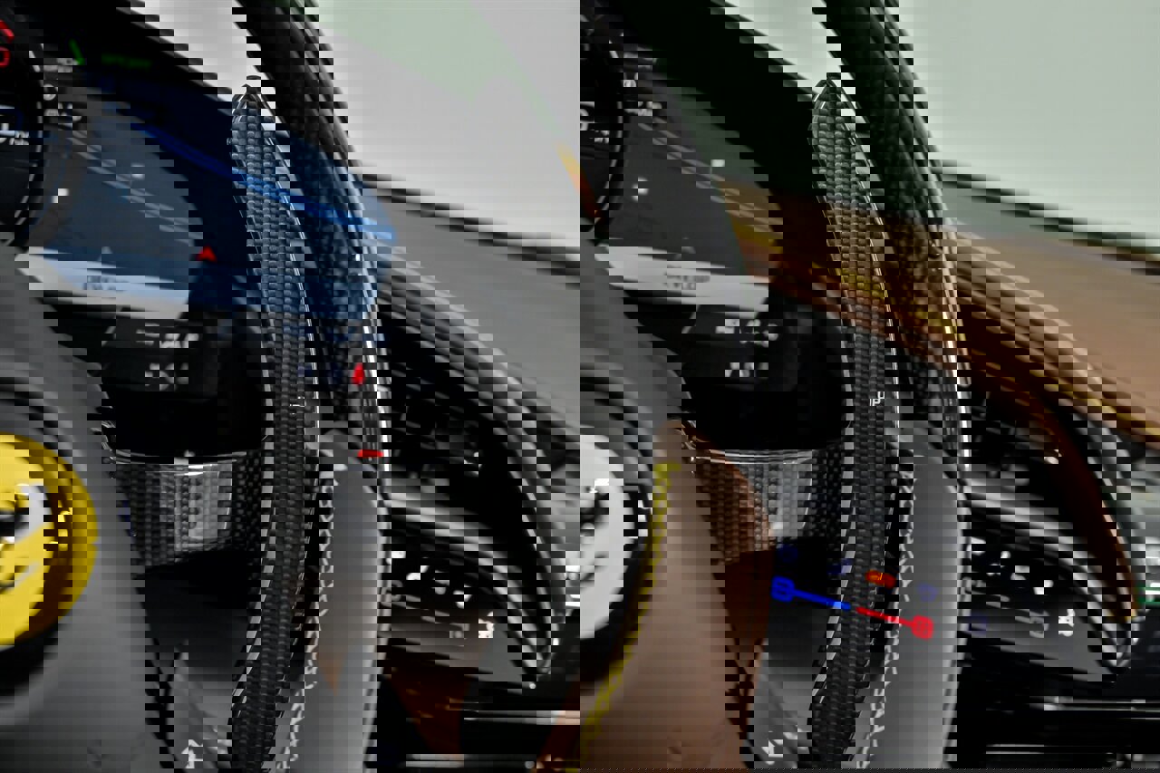 Used 2024 Ferrari SF90 Spider image 39