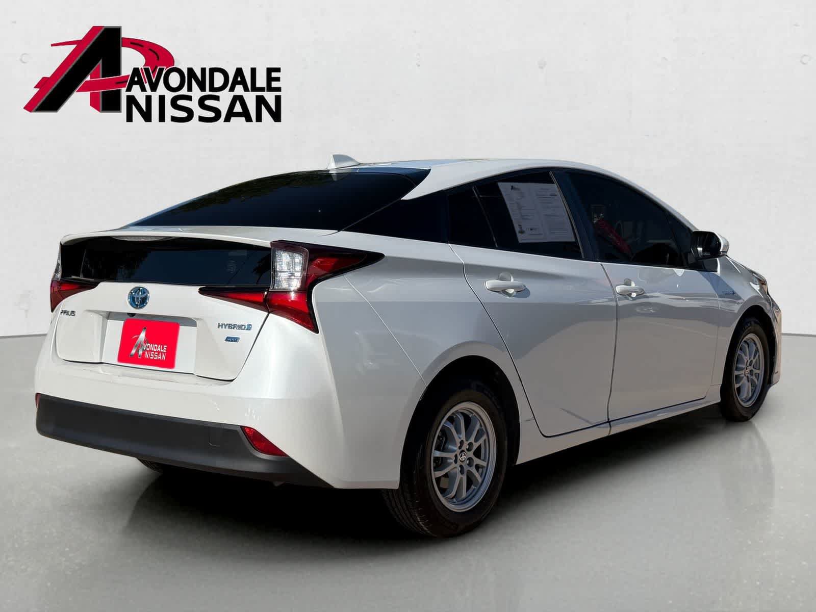 Used 2021 Toyota Prius L Eco w/ Carpet Mat Package (TMS) FWD image 6