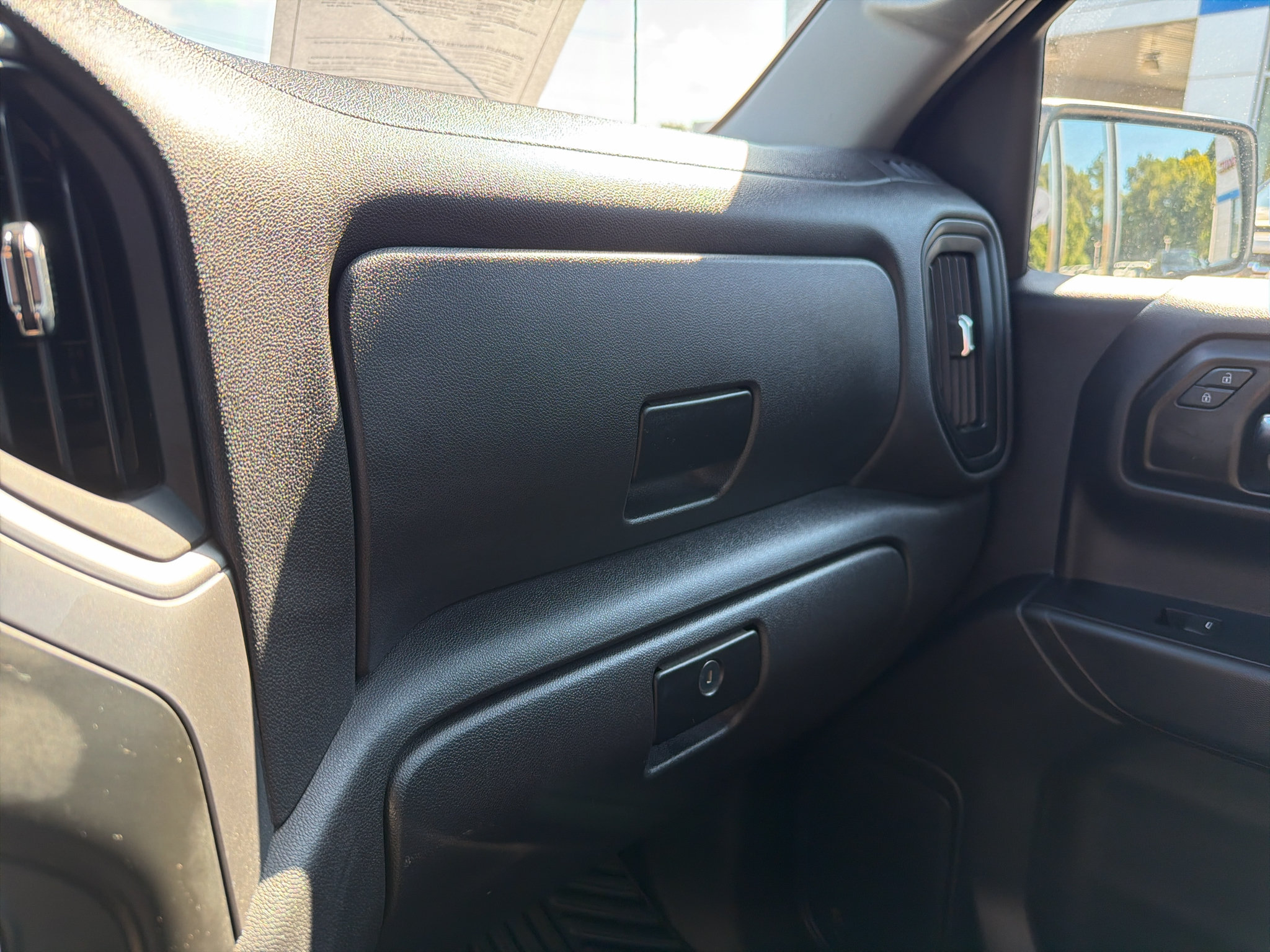 Used 2024 Chevrolet Silverado 1500 Custom Trail Boss w/ LPO, Dark Essentials Package AWD/4WD image 35