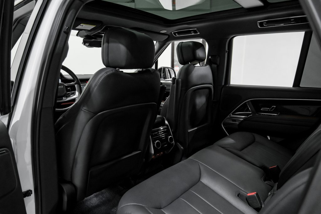 Used 2023 Land Rover Range Rover SE image 31