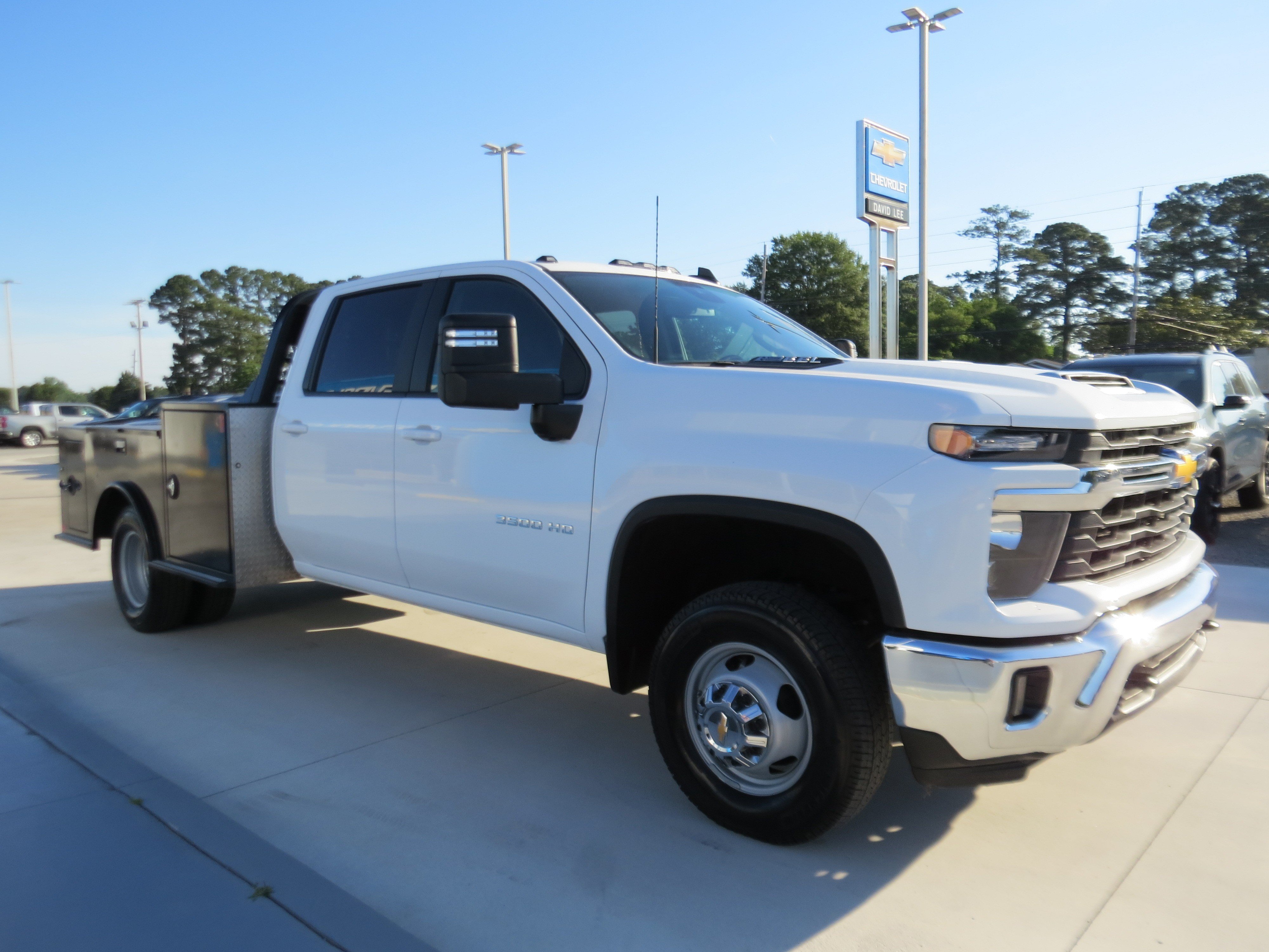 Used 2026 Chevrolet Silverado 3500 LT w/ Convenience Package AWD/4WD image 7
