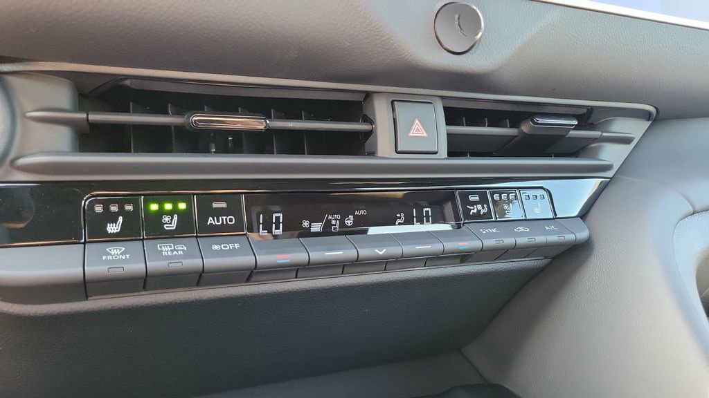 Used 2026 Toyota Crown AWD/4WD image 18