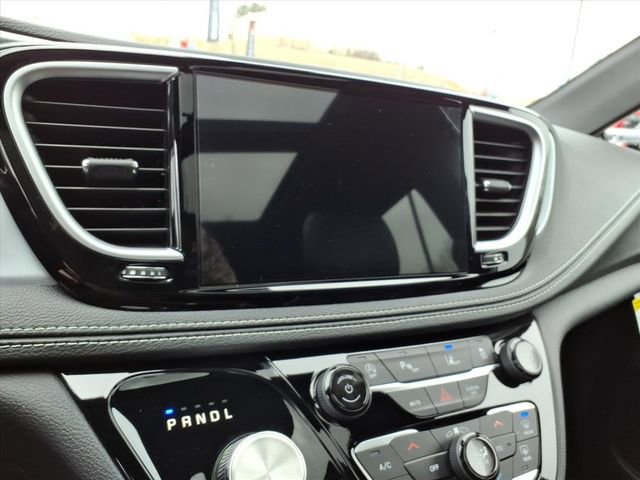 New 2026 Chrysler Pacifica Limited w/ S Appearance Package image 22