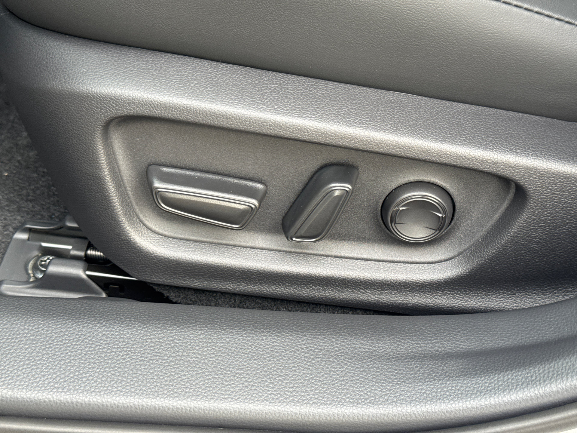 New 2027 Toyota Prius XLE FWD image 27