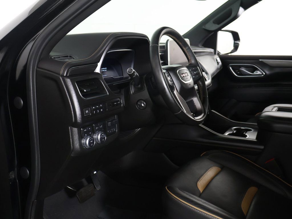 Used 2023 GMC Yukon XL AT4 w/ AT4 Premium Plus Package AWD/4WD image 31