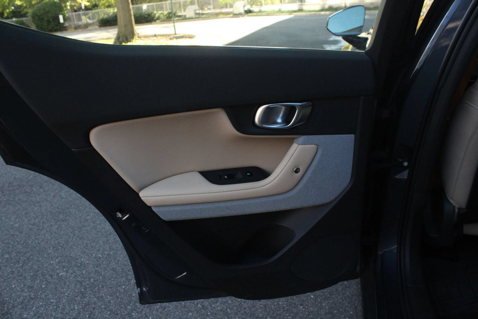 Used 2021 Polestar Polestar 2 w/ Performance Package AWD/4WD image 18