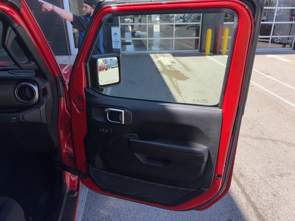 Used 2020 Jeep Gladiator Sport w/ Quick Order Package 24S AWD/4WD image 39