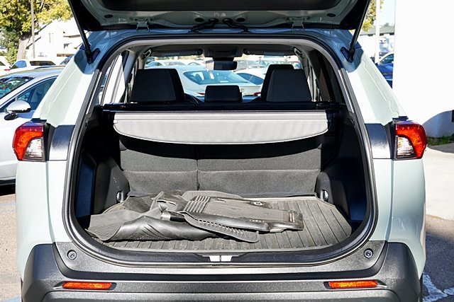 Used 2021 Toyota RAV4 XLE image 13