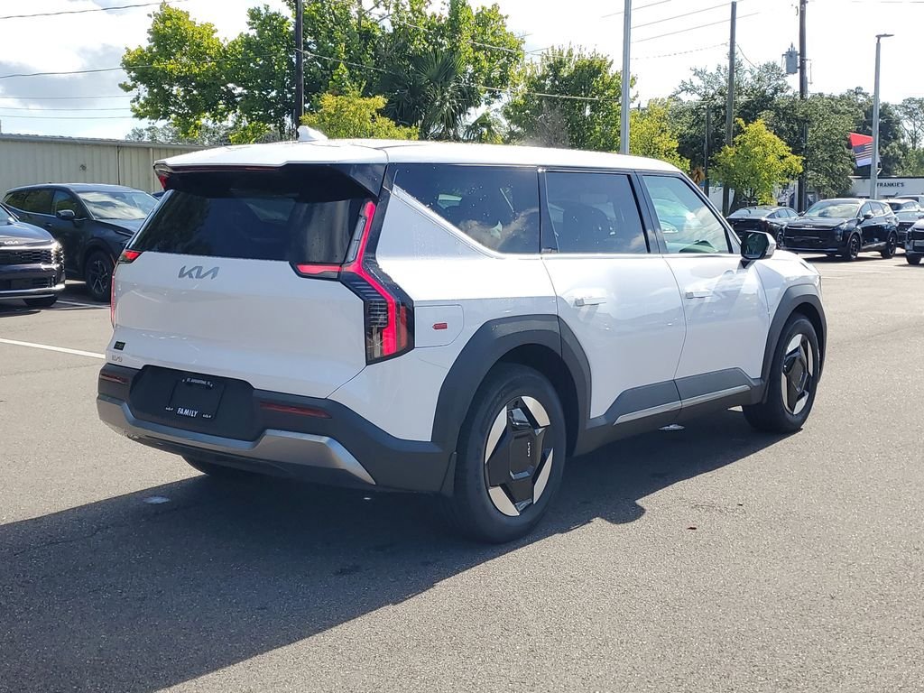 New 2026 Kia EV9 Light RWD image 8