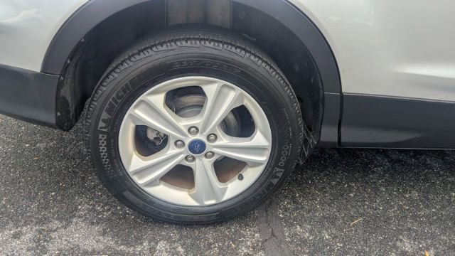 Used 2015 Ford Escape SE FWD image 12