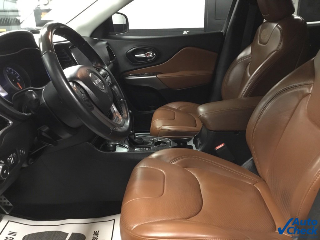 Used 2019 Jeep Cherokee Overland w/ Heavy Duty Protection Group image 25