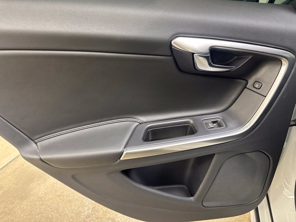 Used 2018 Volvo V60 T5 Cross Country w/ Convenience Package AWD/4WD image 20