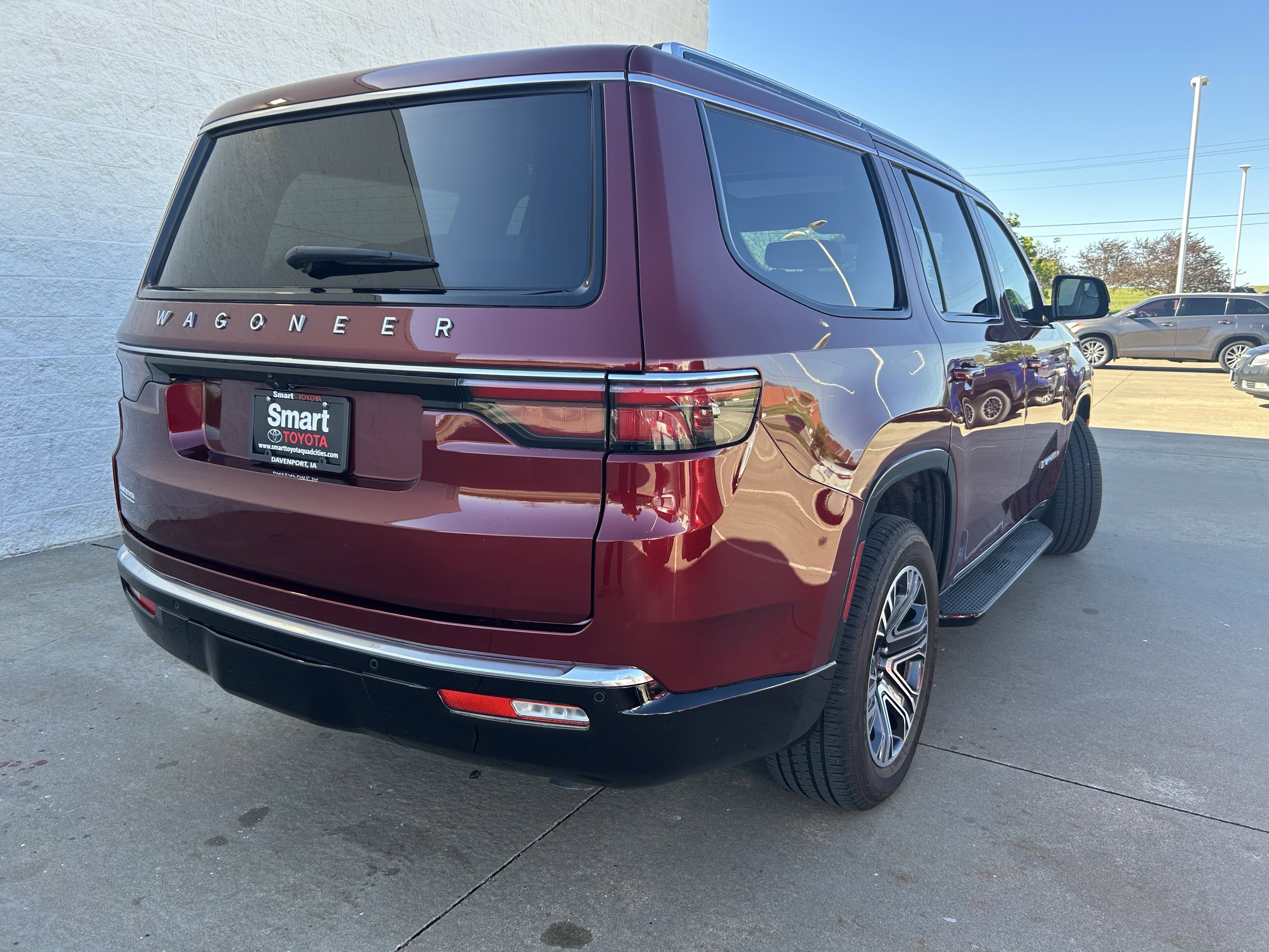 Used 2024 Jeep Wagoneer 4WD w/ Premium Group I image 6