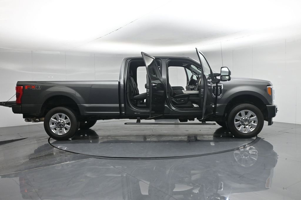 Certified 2018 Ford F350 Platinum w/ Platinum Ultimate Package image 5