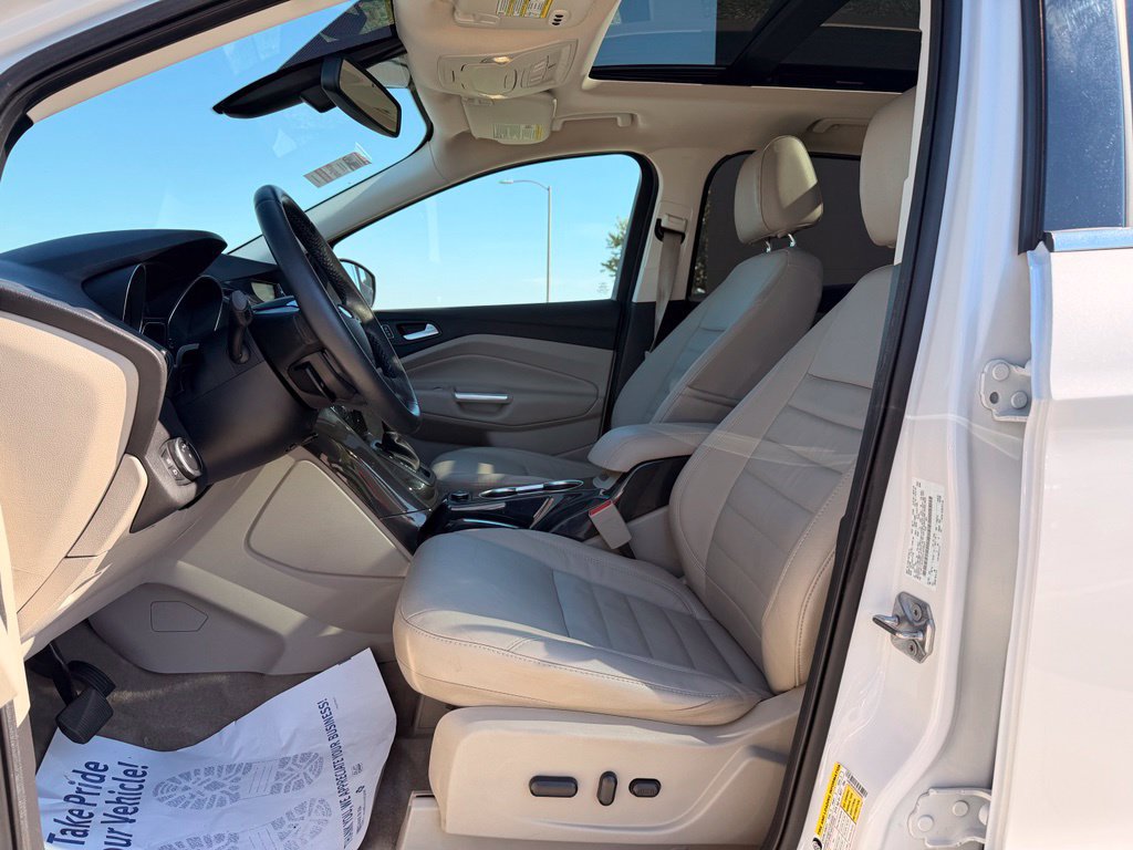 Used 2016 Ford Escape Titanium AWD/4WD image 2